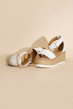 Load image into Gallery viewer, TUCKIN-S PLATFORM SANDALS